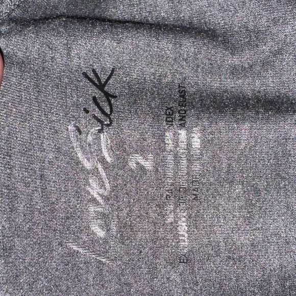 Torrid LoveSick Camo Grey Smocked Crew T- Shirt Lightning Bolt 2X - Picture 6 of 8